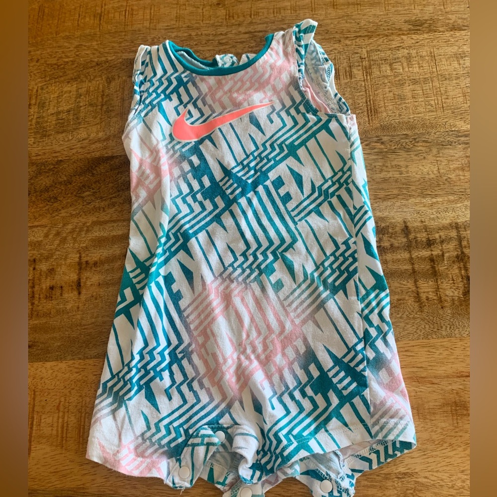Nike Geometric Patterned‎ Baby Romper